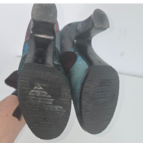 John Fluevog Stunner Tapestry Ankle Boots Ribbon Lace Up Size 6 w/ Box & Socks - Picture 8 of 16